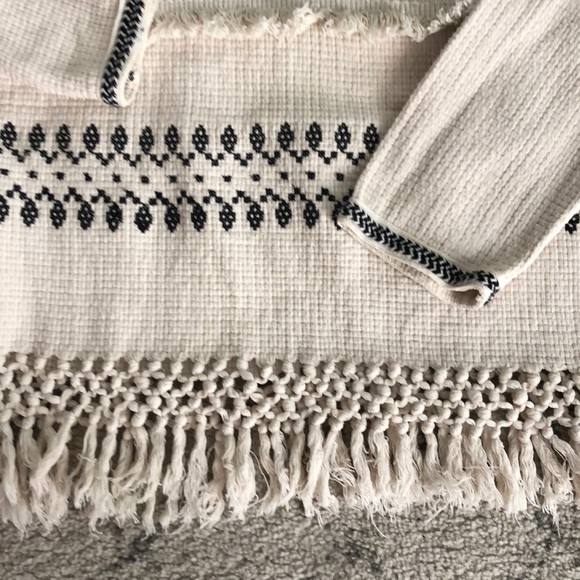 Yerse Sweater with Fringe Size L - Picture 3 of 4